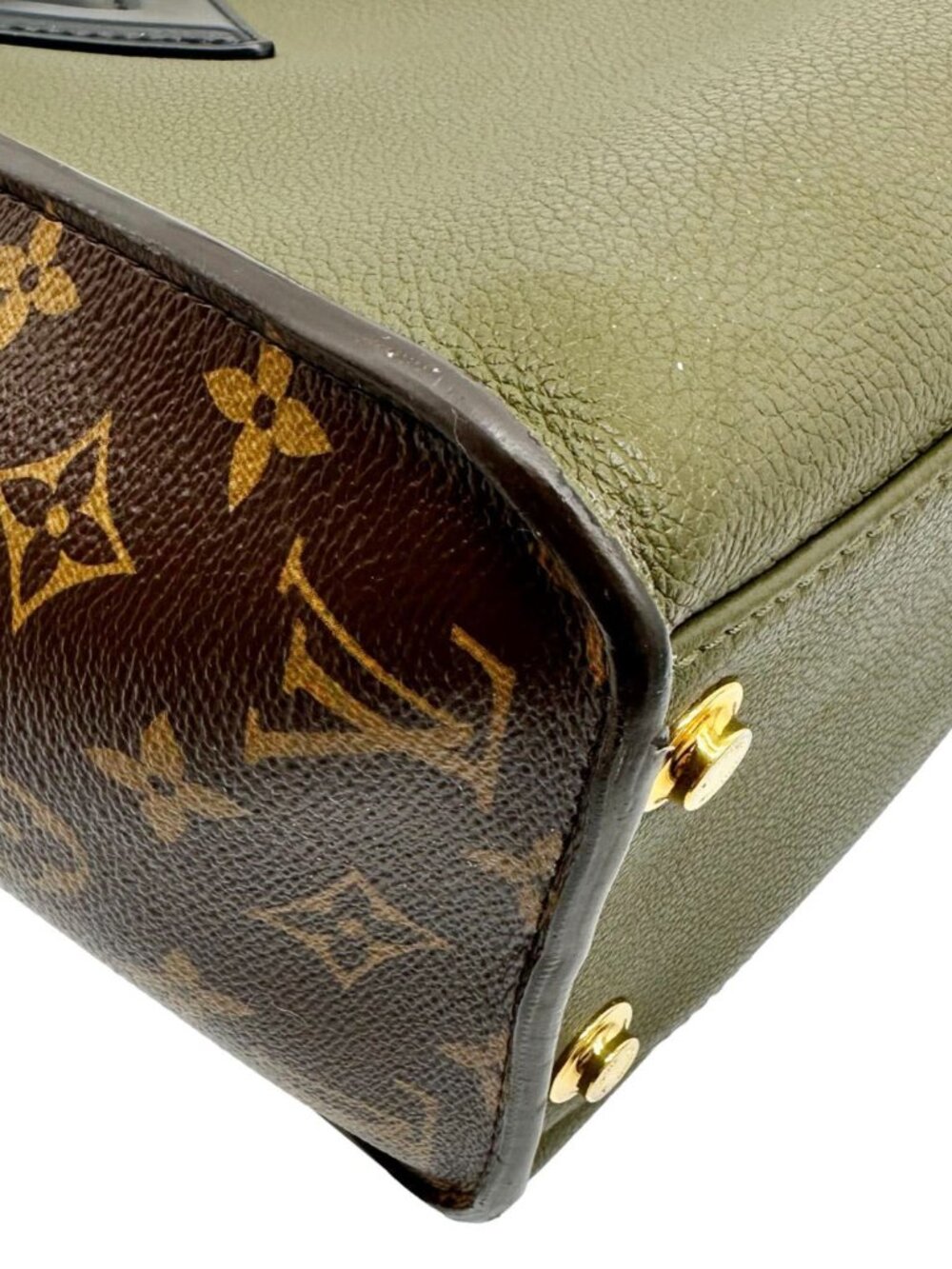 Louis Vuitton  On My Side MM Monogram Canvas Satchel Bag Cream - Picture 7 of 13